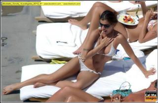 Elisabetta Canalis feet photo thumbnail