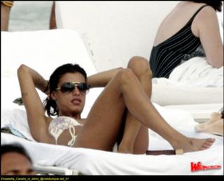 Elisabetta Canalis feet photo thumbnail
