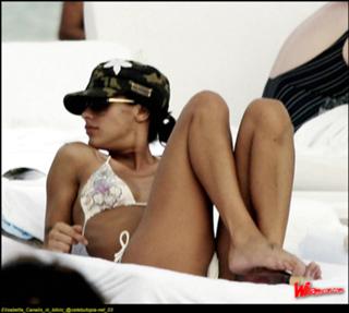 Elisabetta Canalis feet photo thumbnail
