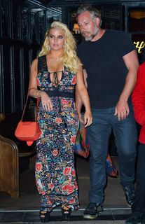 Jessica Simpson feet photo thumbnail