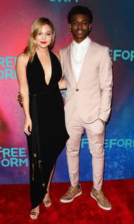 Olivia Holt feet photo thumbnail