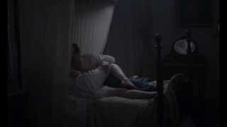 Elle Fanning feet photo thumbnail