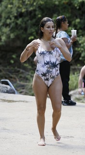 Eva Longoria feet photo thumbnail