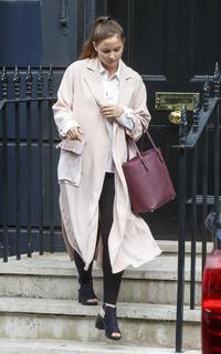 Jacqueline Jossa feet photo thumbnail