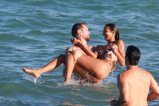 Lais Ribeiro feet photo thumbnail