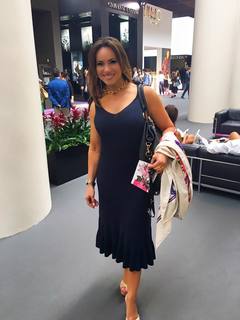 Lisa Robertson feet photo thumbnail