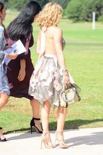 Elsa Pataky feet photo thumbnail
