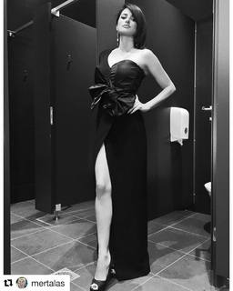 Penélope Cruz feet photo thumbnail