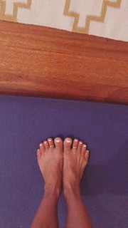 Kino MacGregor feet photo thumbnail