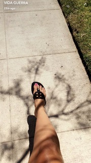 Vida Guerra feet photo thumbnail