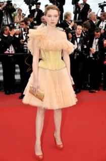 Léa Seydoux feet photo 4