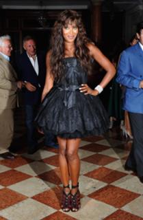 Naomi Campbell feet photo thumbnail