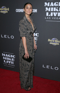 Emmanuelle Chriqui feet photo thumbnail