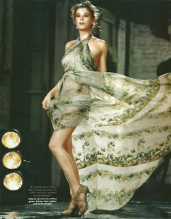 Rosamund Pike feet photo thumbnail