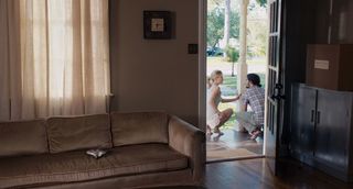 Rosamund Pike feet photo thumbnail