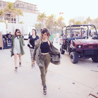 Maren Morris feet photo thumbnail