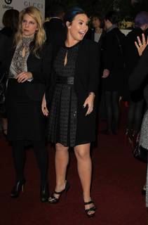 Demi Lovato feet photo thumbnail