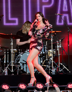 Dua Lipa feet photo thumbnail