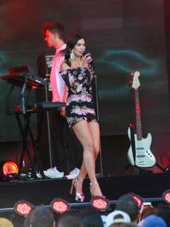Dua Lipa feet photo thumbnail