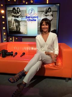 Anna Popek feet photo thumbnail