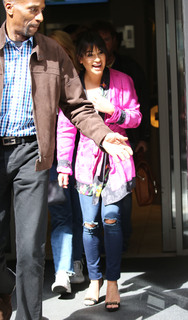 Lea Michele feet photo thumbnail