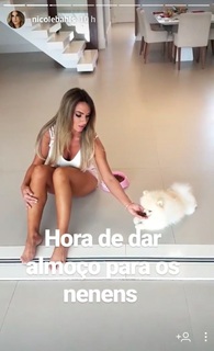 Nicole Bahls feet photo thumbnail