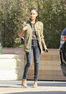 Jada Pinkett Smith feet photo thumbnail