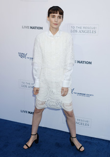 Rooney Mara feet photo thumbnail