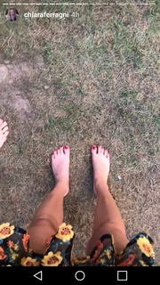 Chiara Ferragni feet photo thumbnail