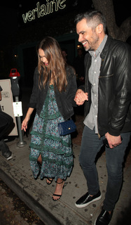 Jessica Alba feet photo thumbnail