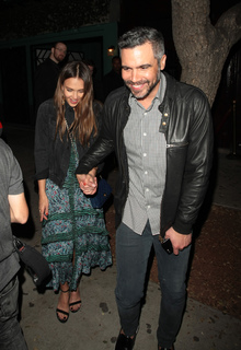 Jessica Alba feet photo thumbnail