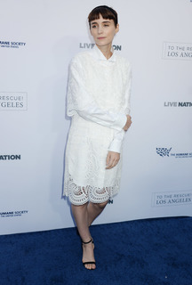 Rooney Mara feet photo thumbnail