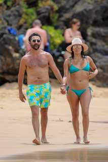 Eva Longoria feet photo thumbnail