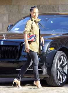 Jada Pinkett Smith feet photo thumbnail