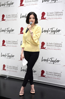 Lucy Hale feet photo thumbnail