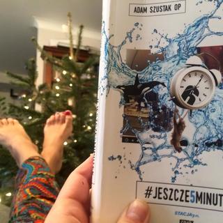 Anna Popek feet photo thumbnail
