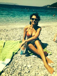 Anna Popek feet photo thumbnail