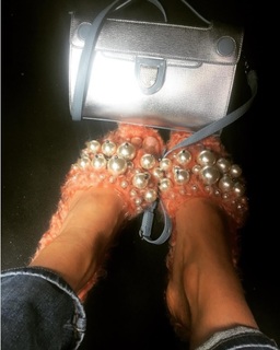 Pixie Lott feet photo thumbnail