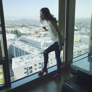 Brittani Taylor feet photo thumbnail