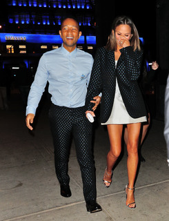 Chrissy Teigen feet photo thumbnail