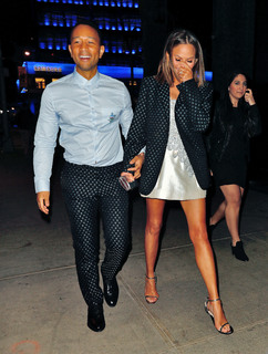 Chrissy Teigen feet photo thumbnail