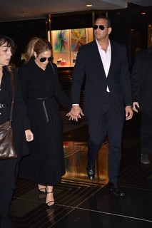Jennifer Lopez feet photo thumbnail