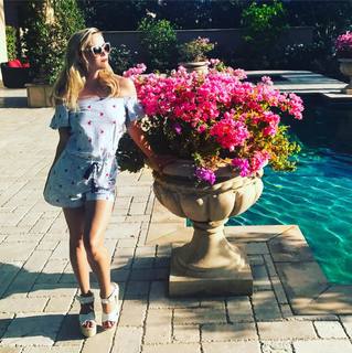 Reese Witherspoon feet photo thumbnail