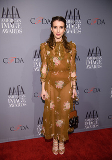 Emma Roberts feet photo thumbnail