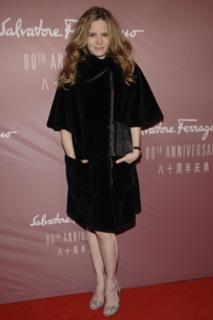 Jennifer Jason Leigh feet photo 4