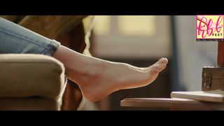 Alia Bhatt feet photo thumbnail