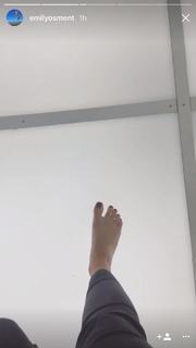 Emily Osment feet photo thumbnail