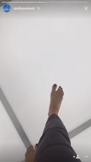 Emily Osment feet photo thumbnail
