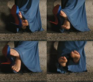 Kristen Bell feet photo thumbnail