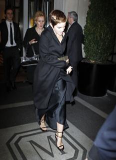Emma Watson feet photo thumbnail